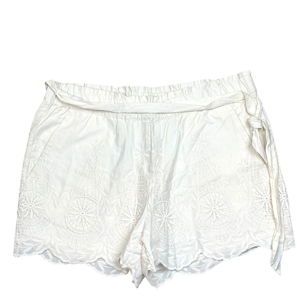 NWT LOFT Women’s White Embroidered Cotton Shorts Size M - Picture 1 of 12